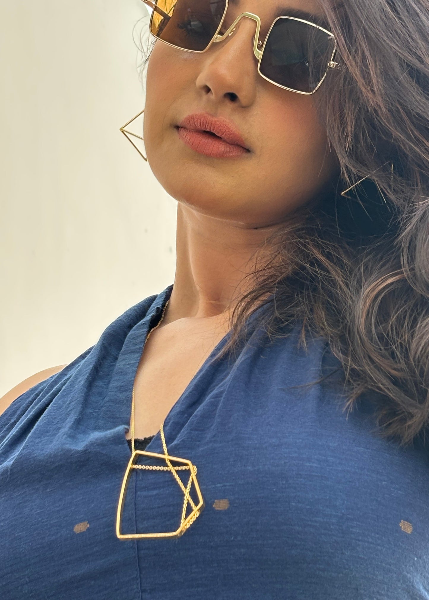 Skew Neck Piece