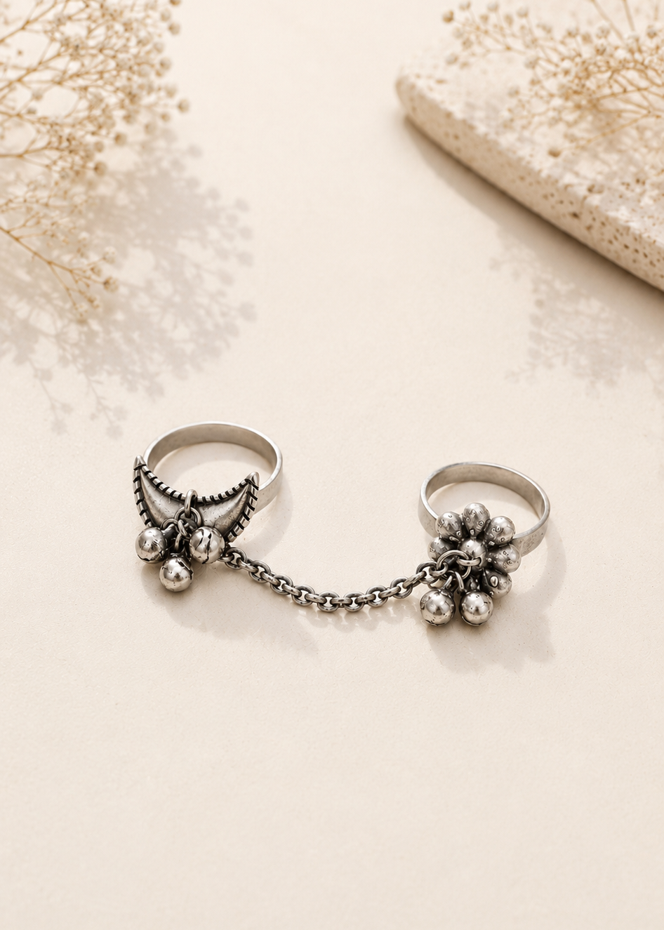 Chaandphool Linked Silver Ring