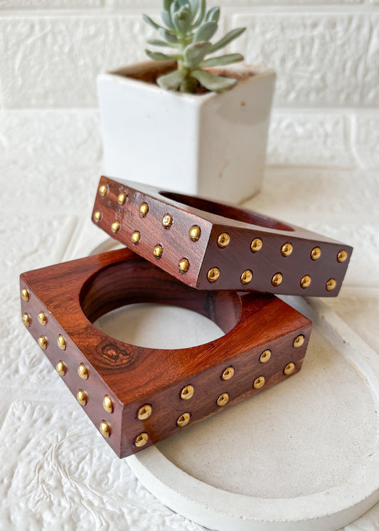 Nailah Stud Wooden Bangle (1 Pc)