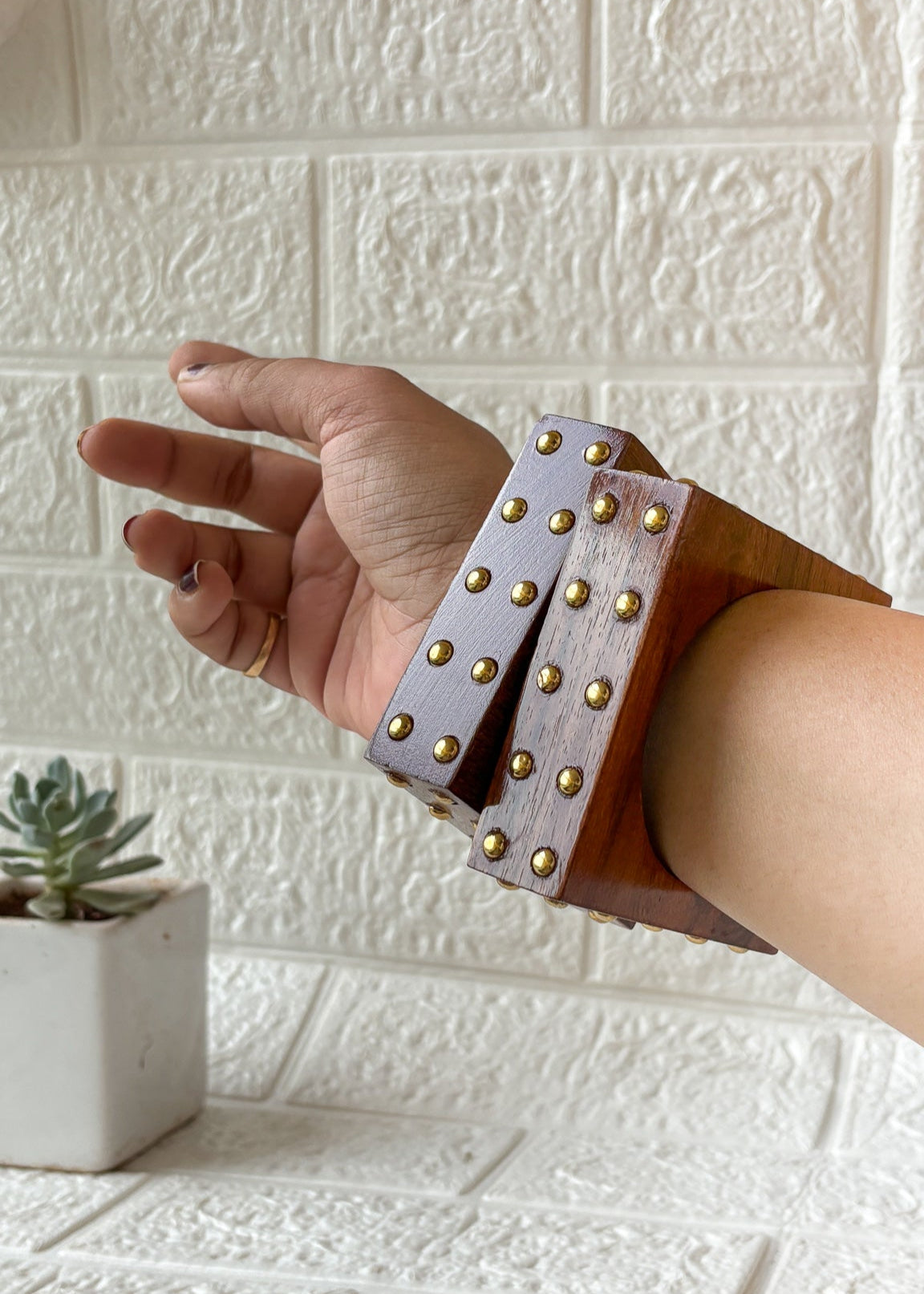 Nailah Stud Bangle