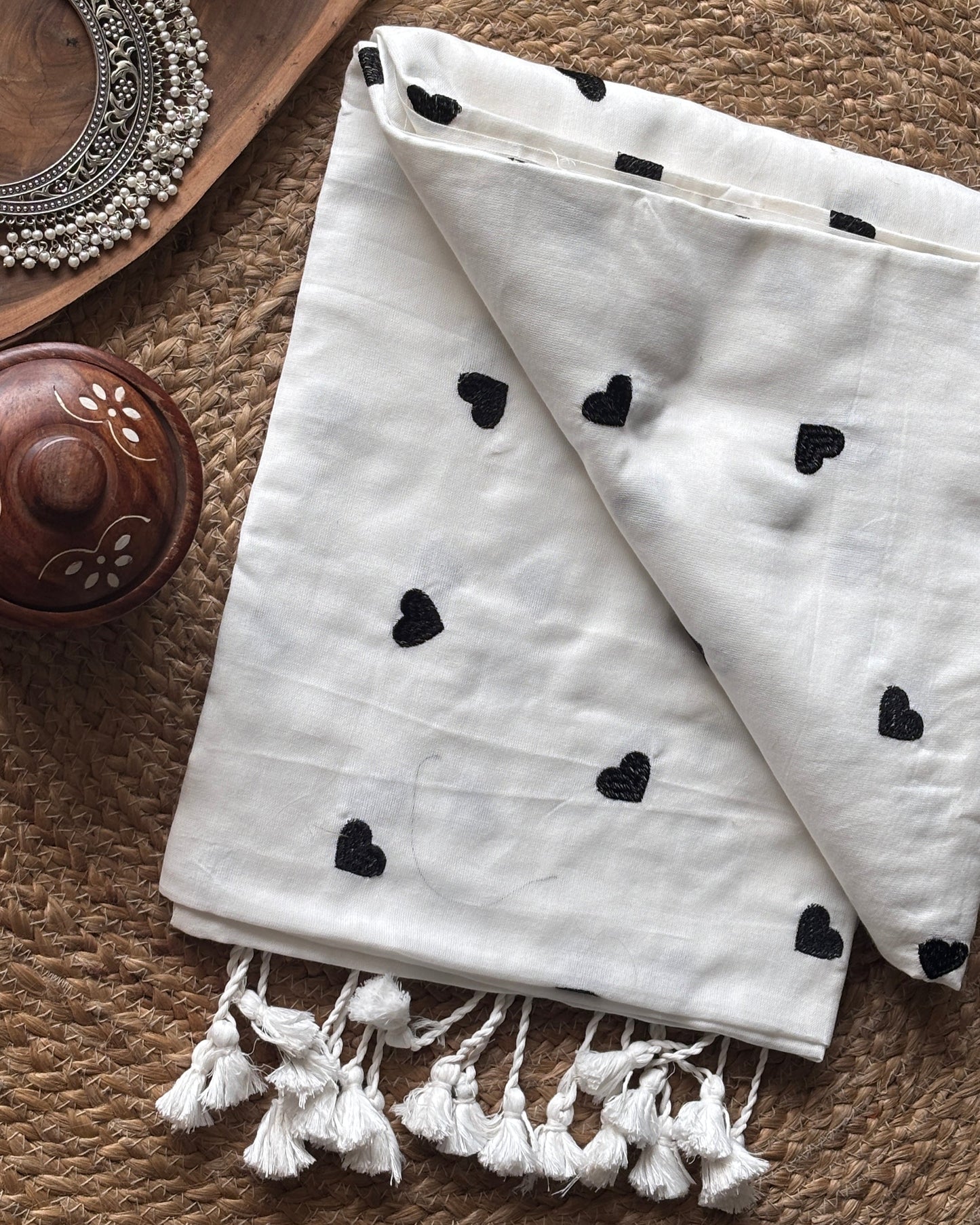 Love Khadi White & Black