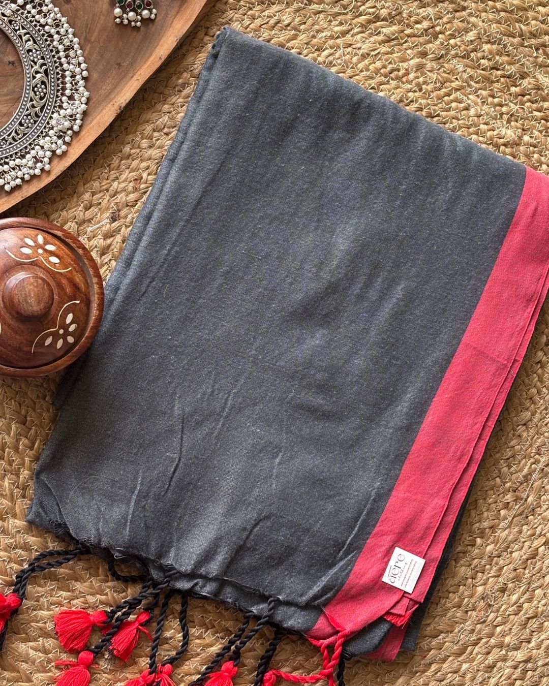 Inchi par Handloom Small pompom