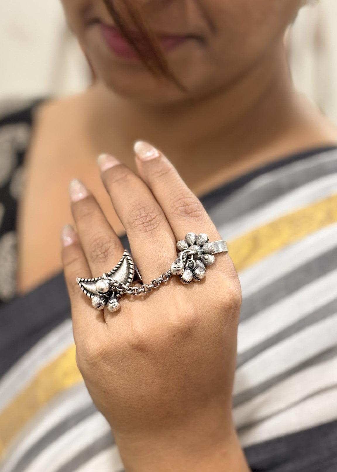 Chaandphool Linked Silver Ring