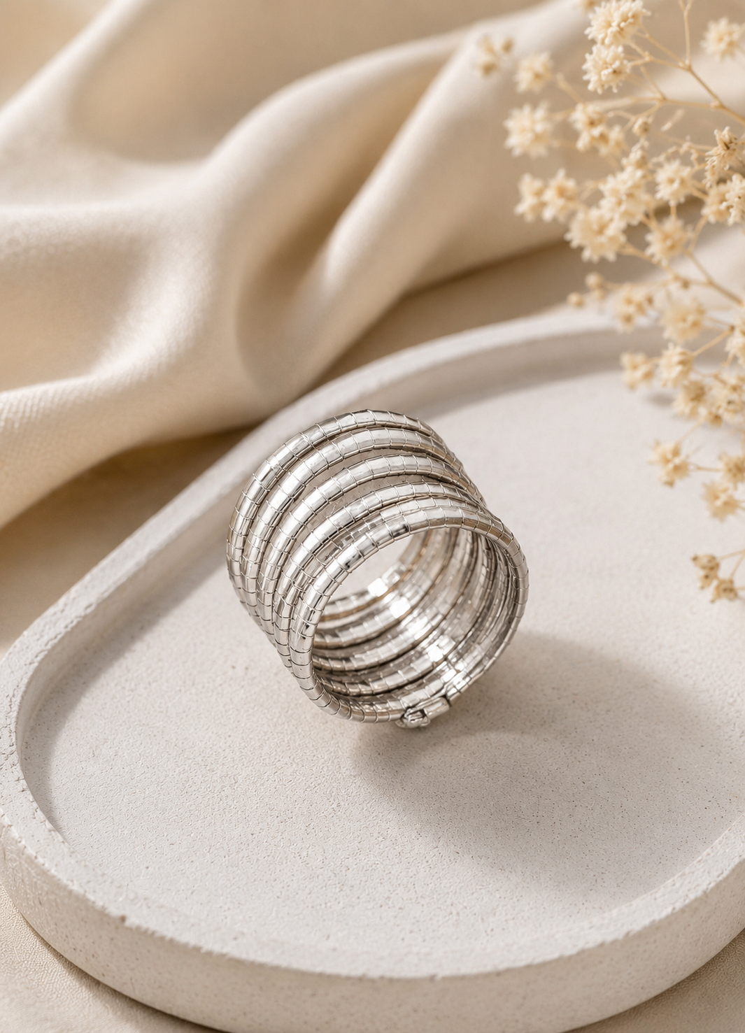 Nupura Spiral Cuff