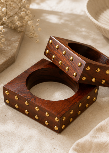 Nailah Stud Wooden Bangle (1 Pc)