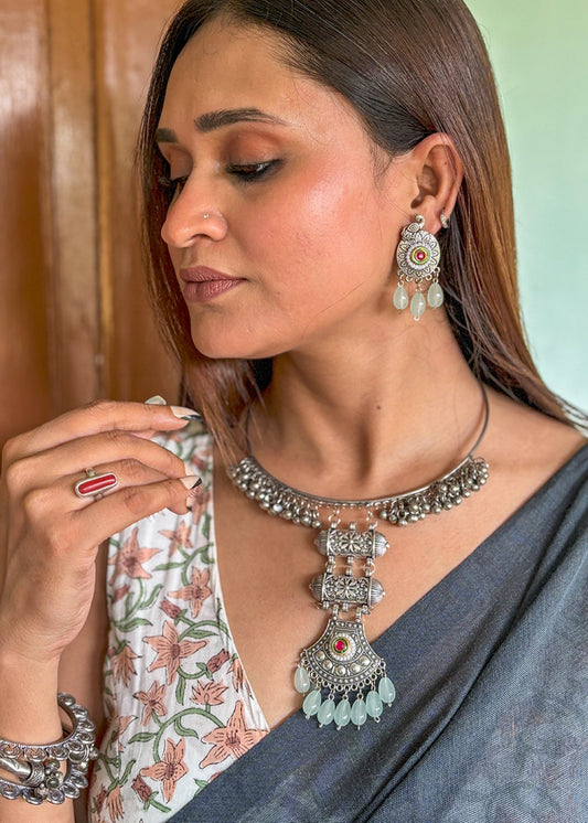 Vanya Hansli Necklace Set