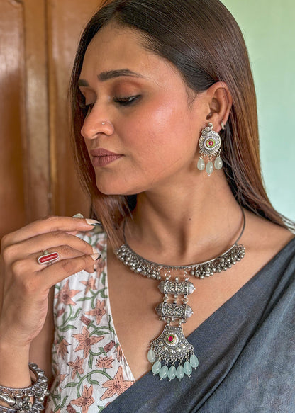 Vanya Hansli Necklace Set
