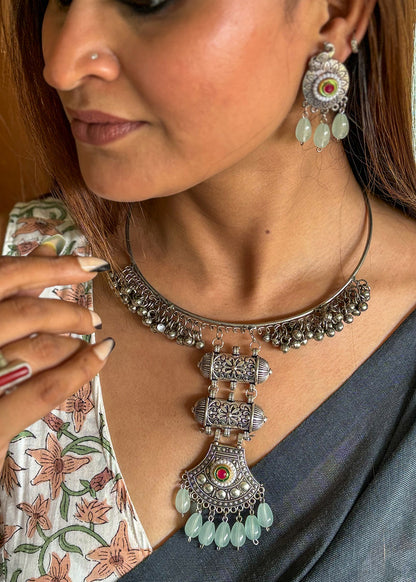 Vanya Hansli Necklace Set