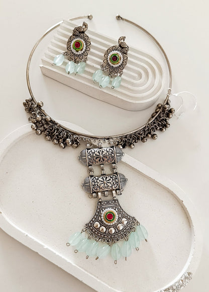 Vanya Hansli Necklace Set
