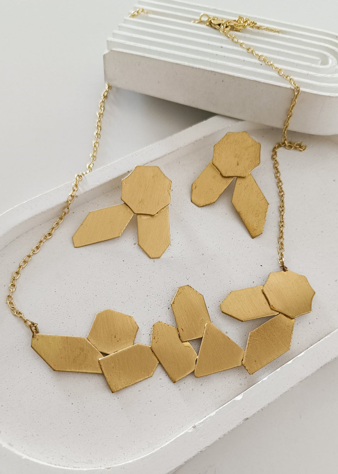 Avarna Brass Set (Necklace & Earrings)