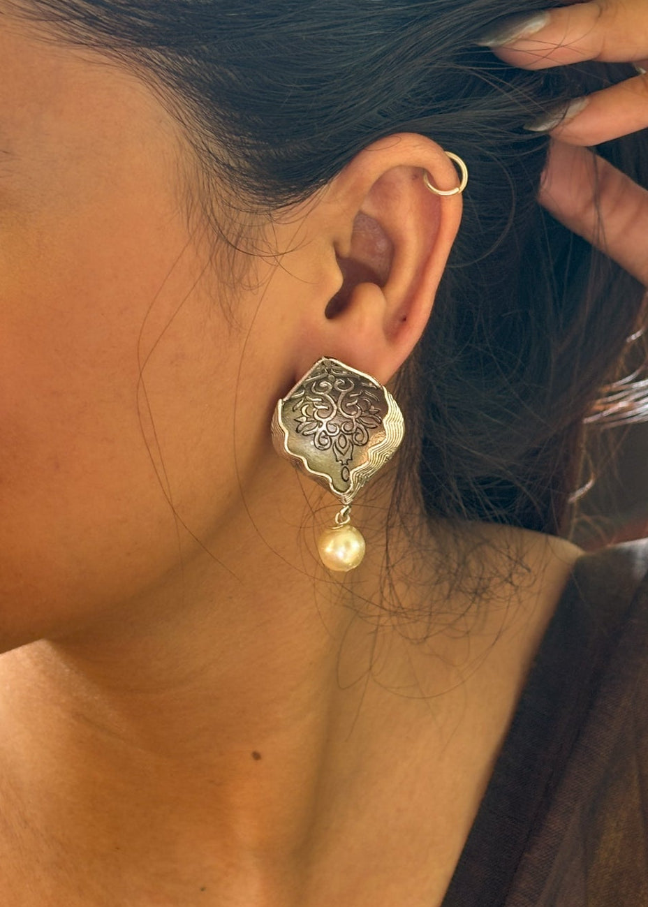 Kolka Earrings