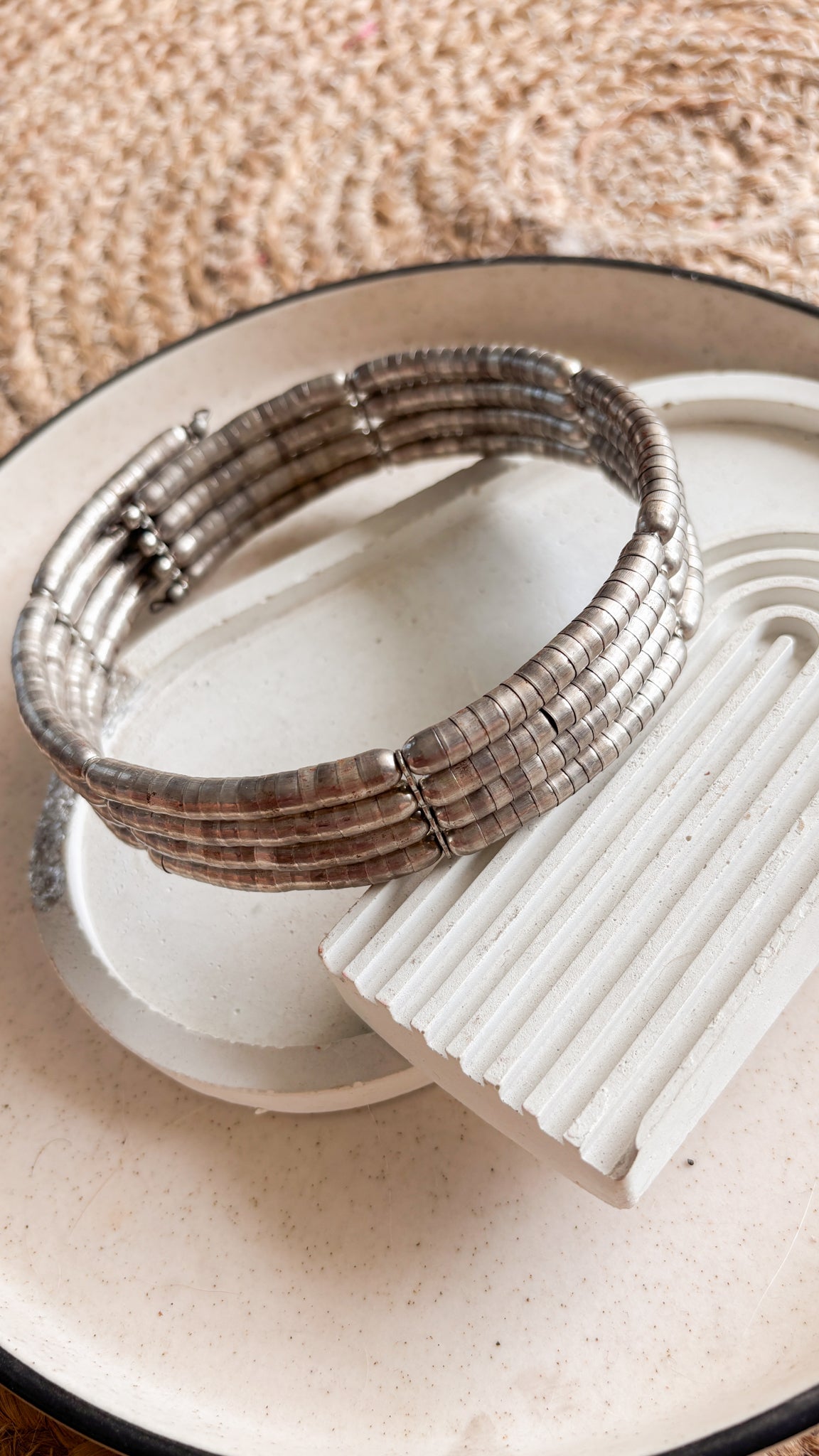 Svarna Hansli Choker