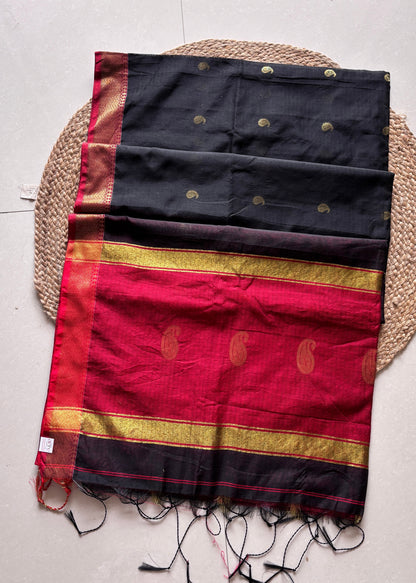 Raga Rekha - Black & Red