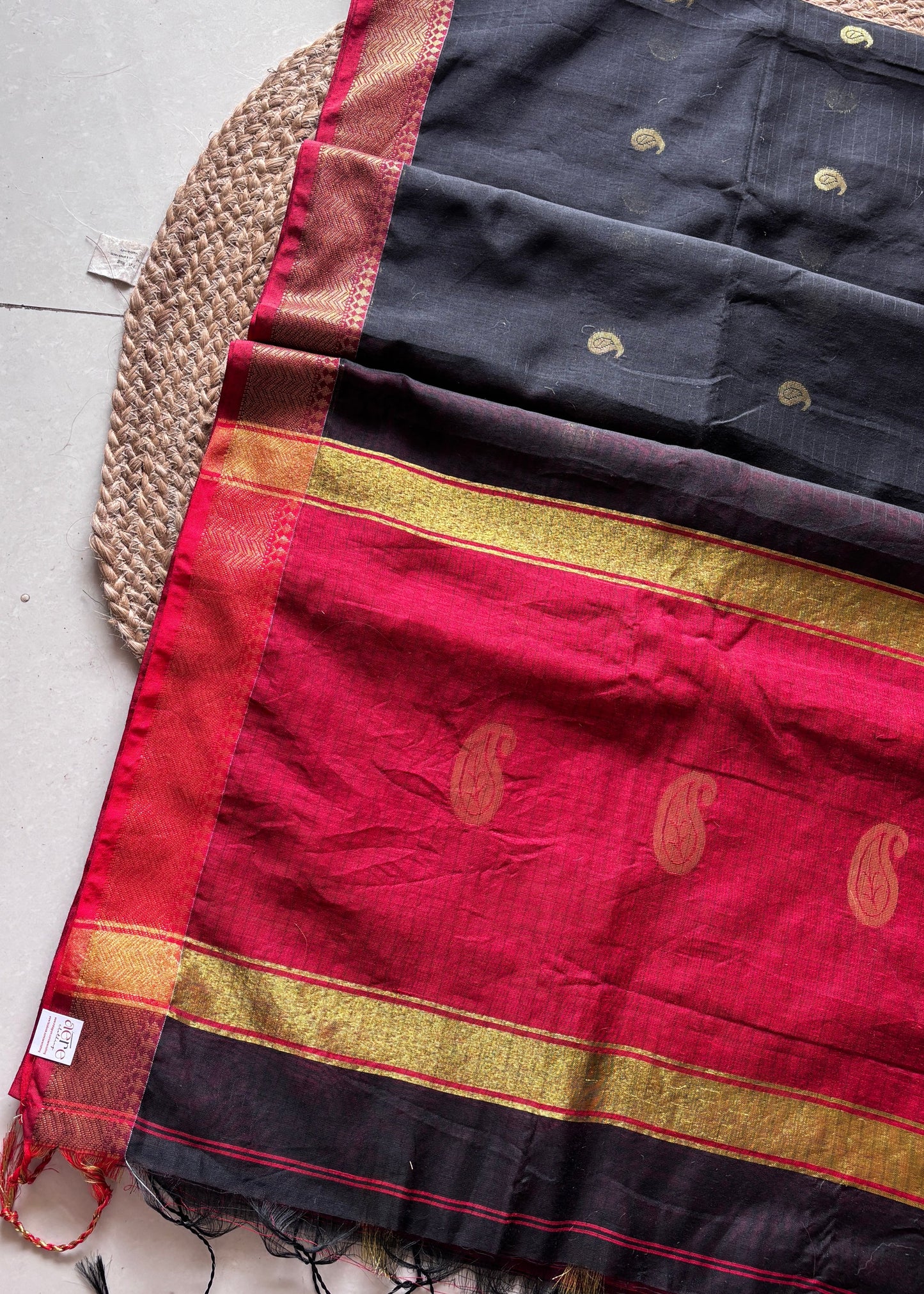 Raga Rekha - Black & Red