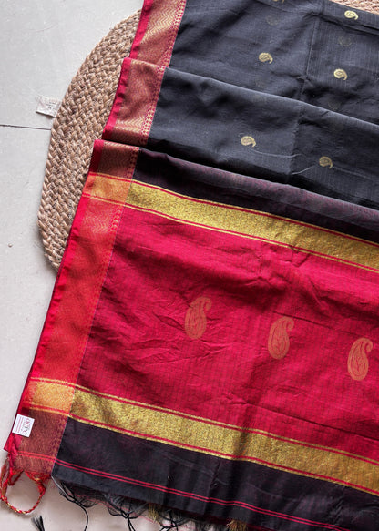 Raga Rekha - Black & Red