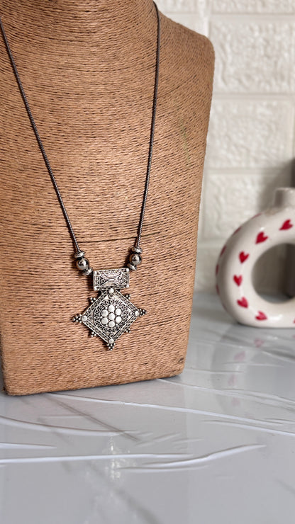 Nazaakat – Oxidized Pendant Necklace