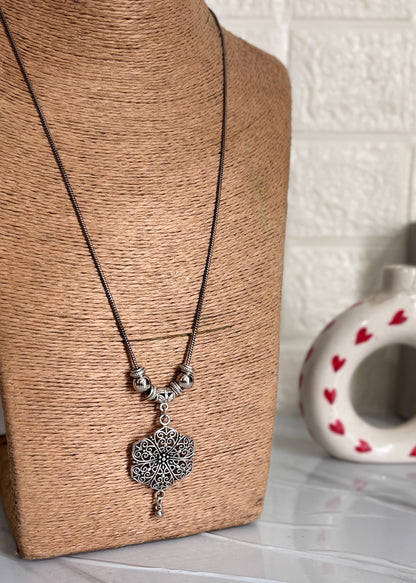 Nazaakat – Oxidized Pendant Necklace